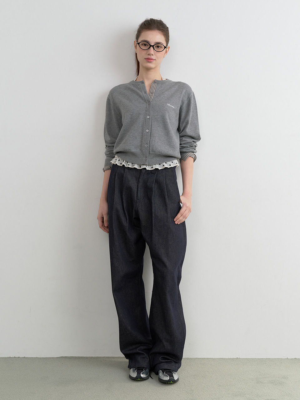 CURVED PINTUCK DENIM PANTS INDIGO