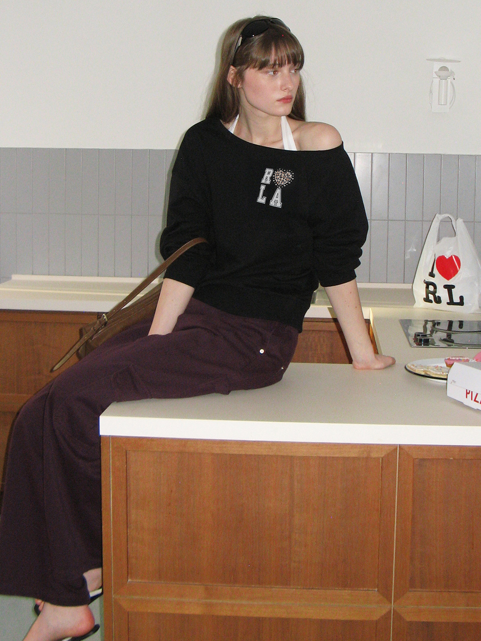 I LOVE ROLA OFF SHOULDER SWEATSHIRT BLACK