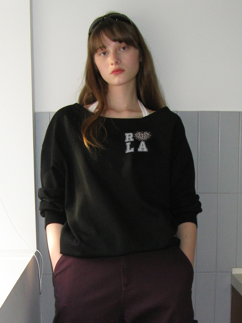 I LOVE ROLA OFF SHOULDER SWEATSHIRT BLACK