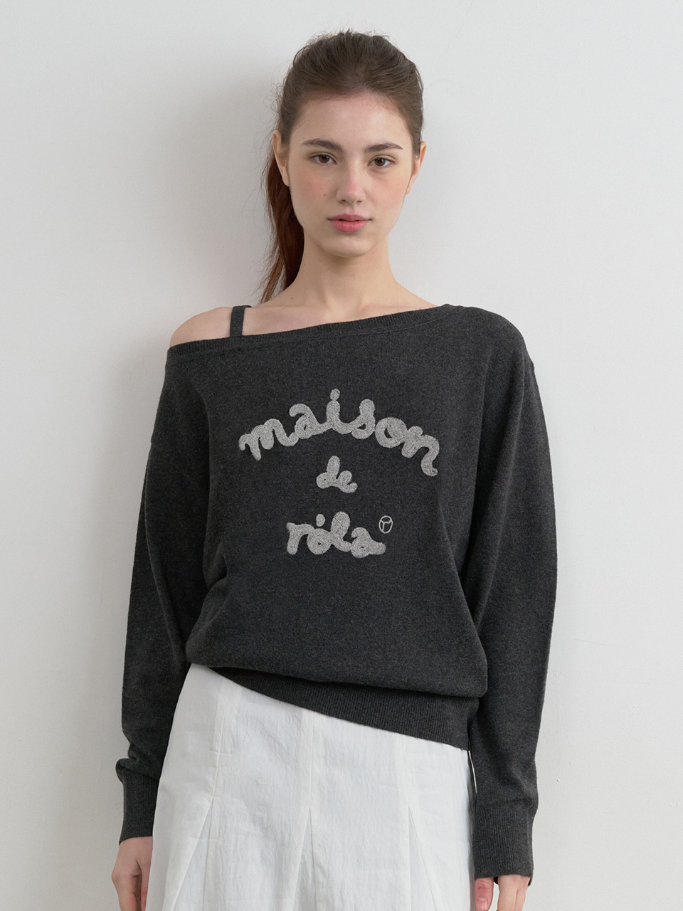 MAISON DE ROLA EMBROIDERY OFF SHOULDER KNIT CHARCOAL
