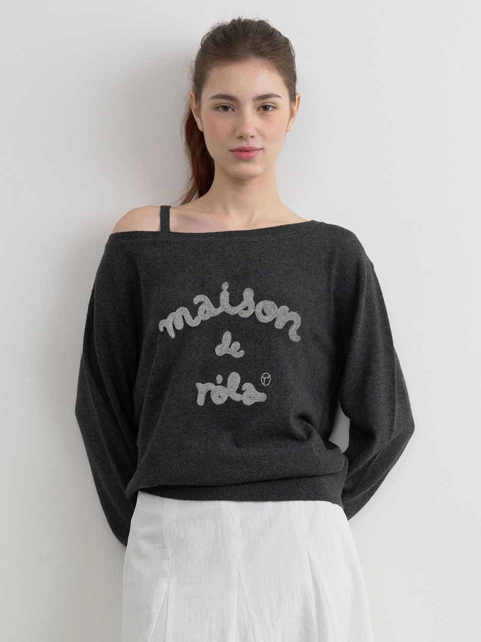 MAISON DE ROLA EMBROIDERY OFF SHOULDER KNIT CHARCOAL