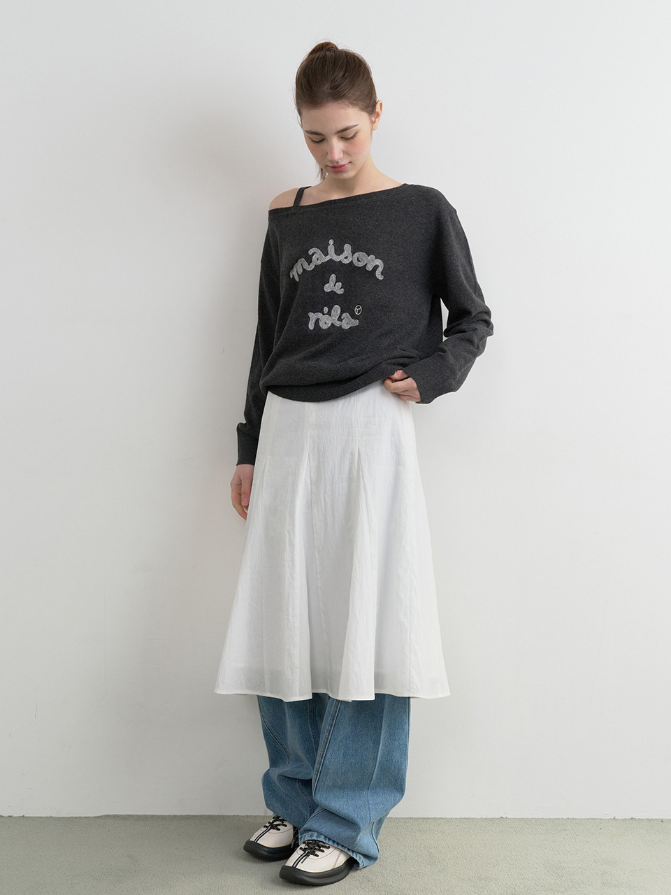 MAISON DE ROLA EMBROIDERY OFF SHOULDER KNIT CHARCOAL