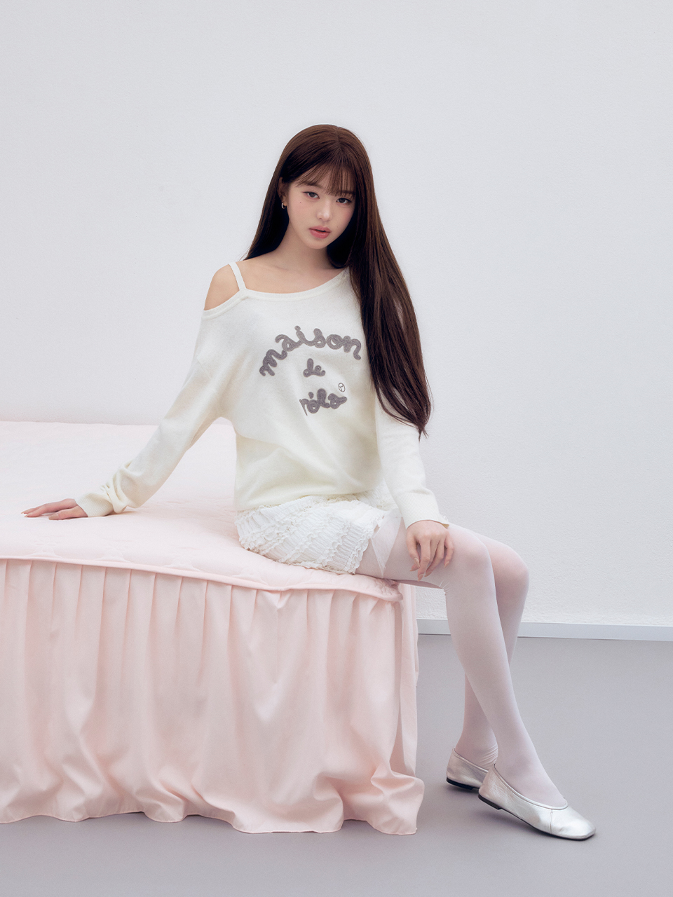 MAISON DE ROLA EMBROIDERY OFF SHOULDER KNIT WHITE