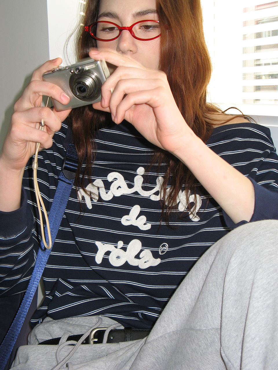 MAISON DE ROLA EMBROIDERY OFF SHOULDER STRIPE SWEATSHIRT NAVY