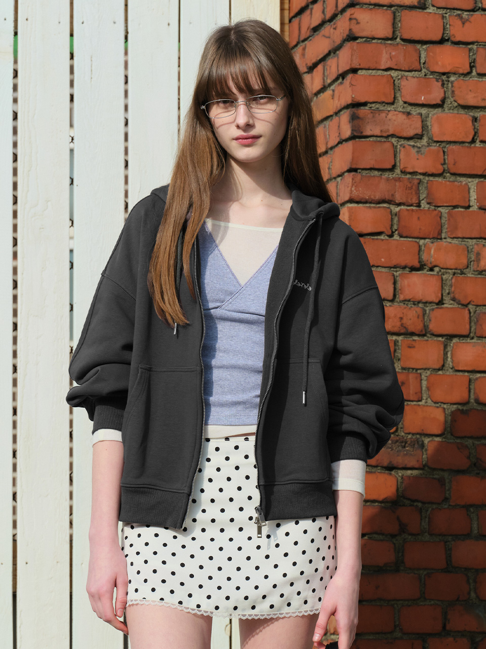 SIMPLE LOGO HOOD ZIP-UP CHARCOAL