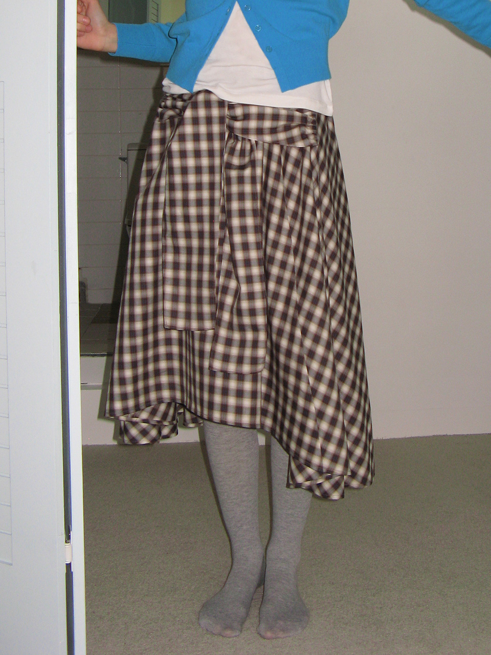 TIED CHECK LONG SKIRT BROWN