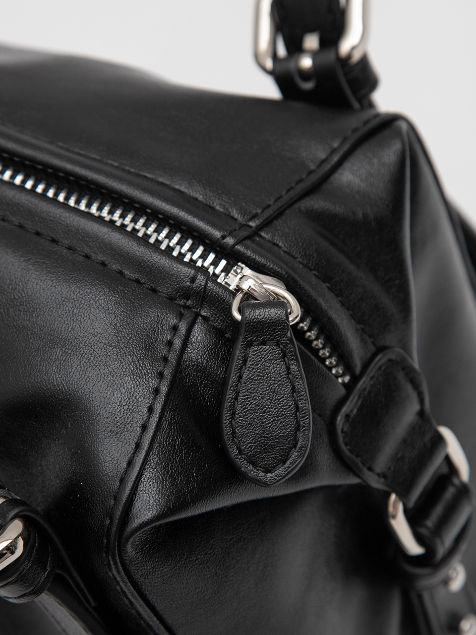 FAUX LEATHER BUCKLE SHOULDER BAG BLACK