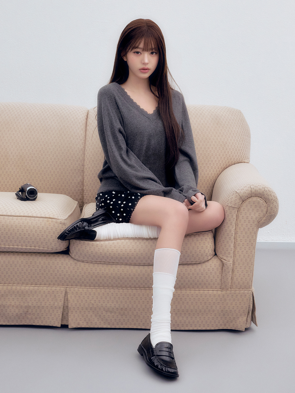 LACE V NECK KNIT CHARCOAL