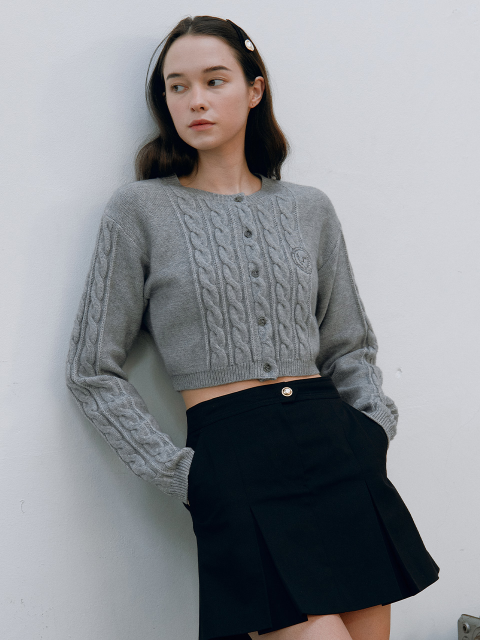 CROP CABLE KNIT CARDIGAN GRAY