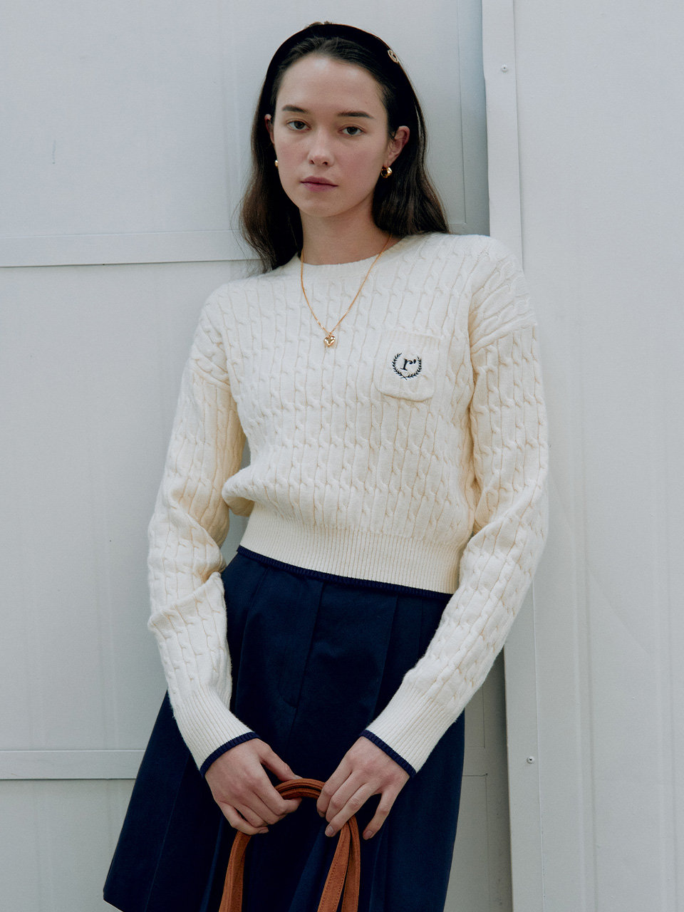 ROUND NECK CABLE KNIT WHITE
