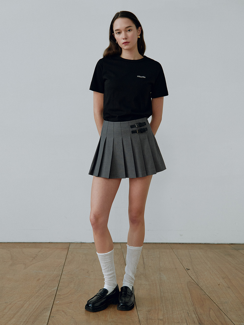 BUCKLE PLEATS MINI SKIRT CHARCOAL