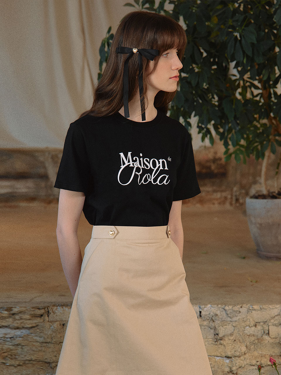 MAISON DE ROLA HALF T-SHIRTS BLACK