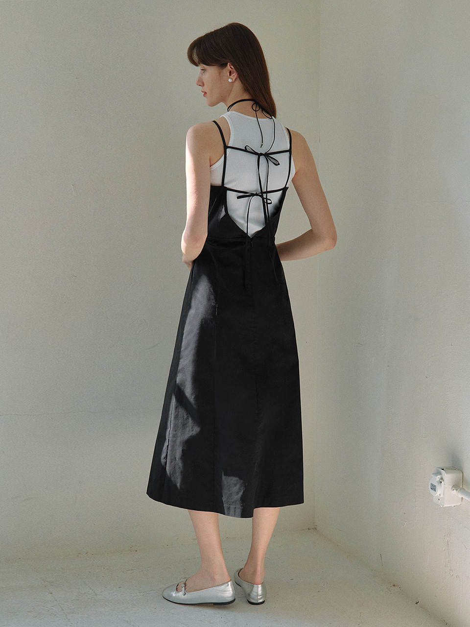 BACK RIBBON SLEEVELESS ONEPIECE BLACK