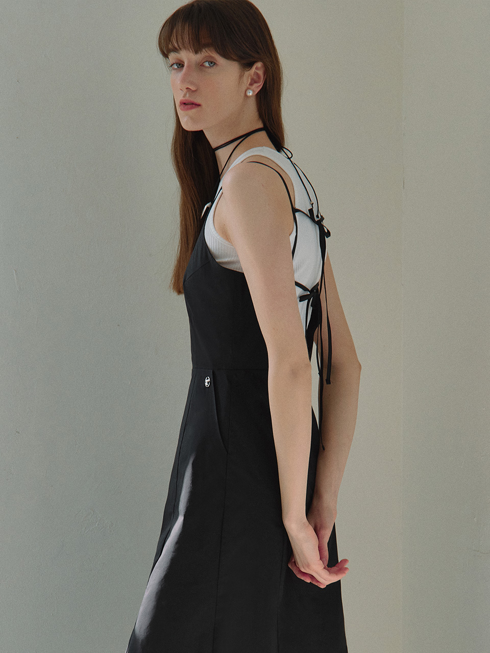 BACK RIBBON SLEEVELESS ONEPIECE BLACK