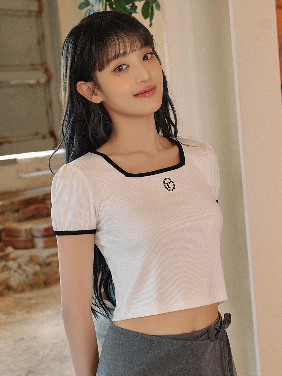 SQUARE NECK LOGO T-SHIRT WHITE