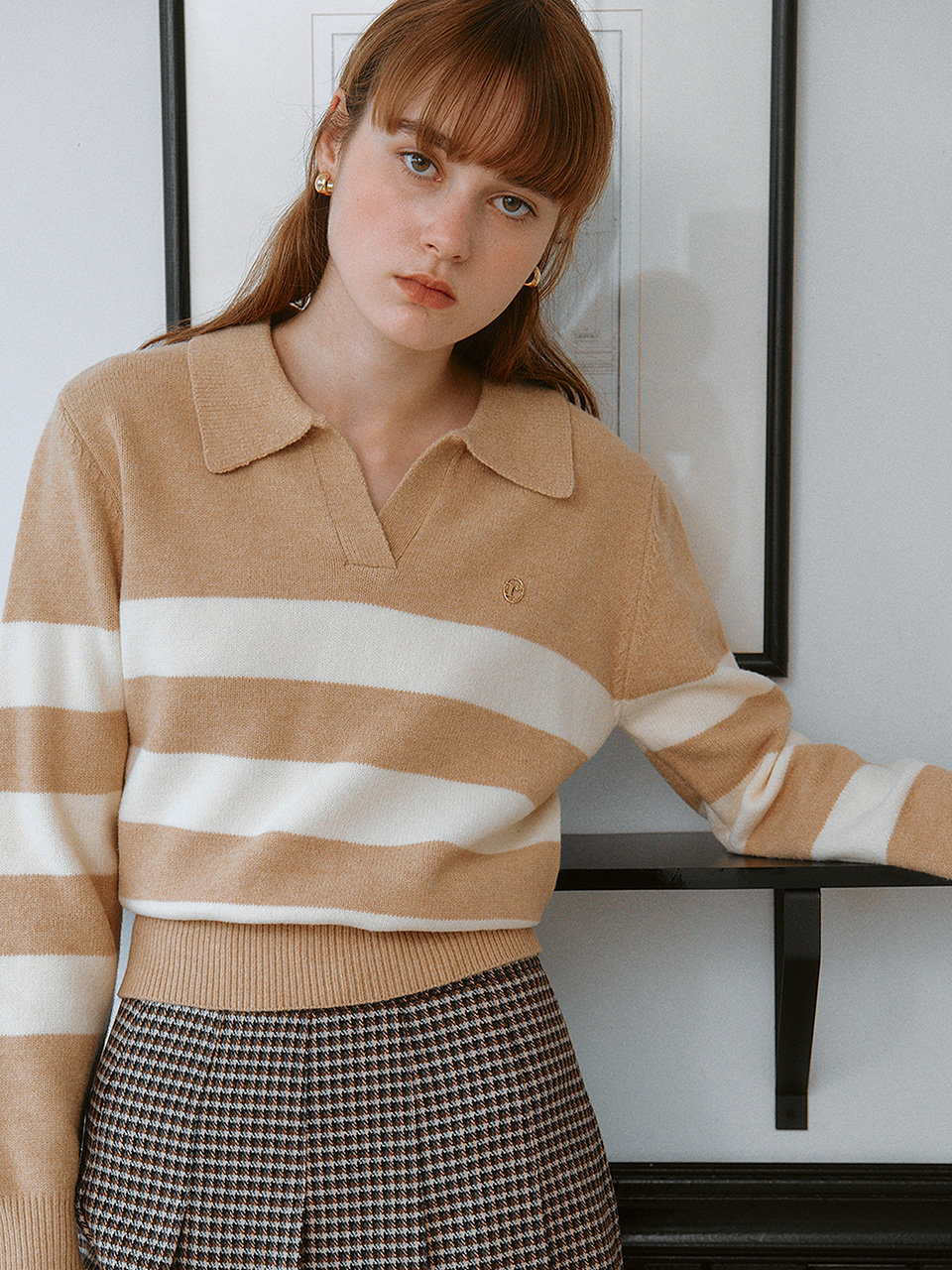 COLLAR LOGO STRIPE KNIT BEIGE