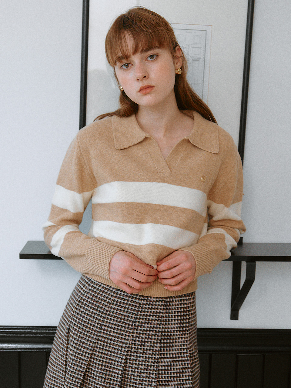 COLLAR LOGO STRIPE KNIT BEIGE