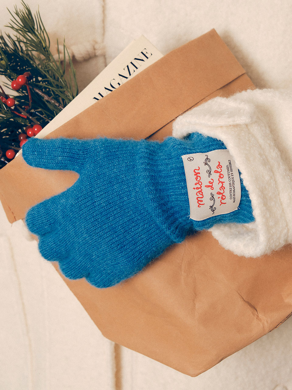 MAISON DE ROLA GLOVES BLUE